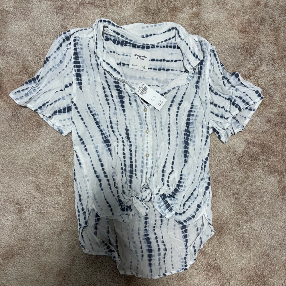 Shirt sleeve button up top